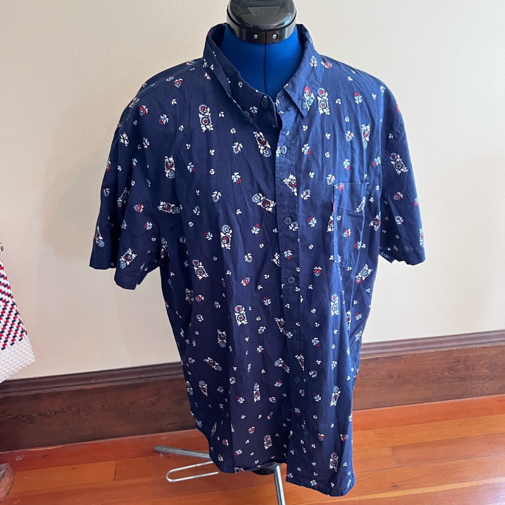 Levi's Navy Short-Sleeve Button-Down Shirt with Micro Floral Print